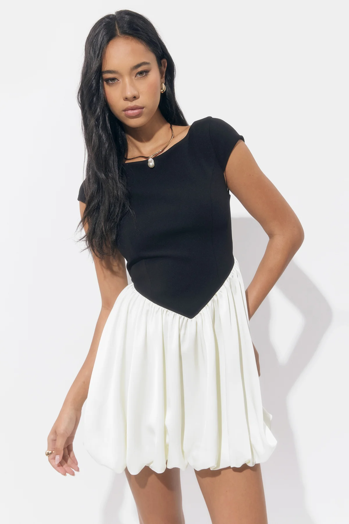 Color Blocked Bubble Mini Dress - Image 3