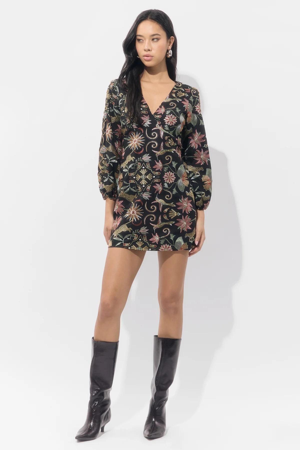 Juno Scallop Sleeve Embroidery Mini Dress - Image 4