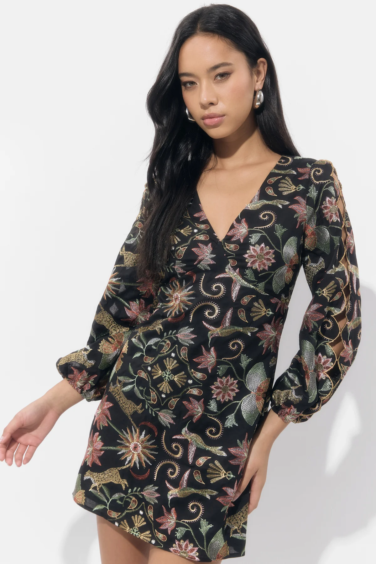 Juno Scallop Sleeve Embroidery Mini Dress - Image 6