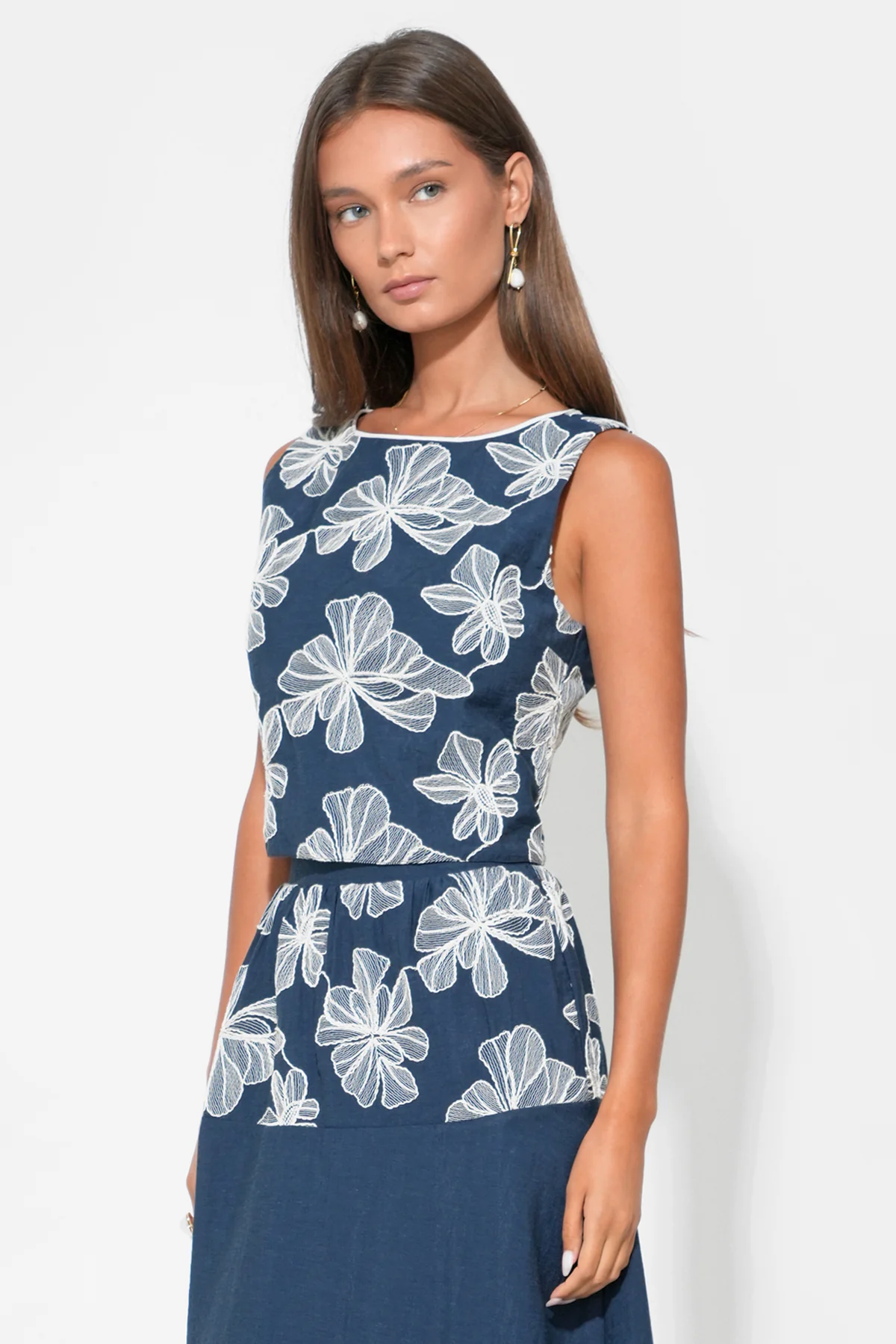 Rosalie Sleeveless Embroidery Top - Image 3